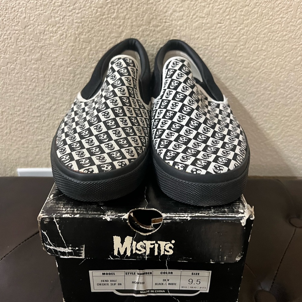 MISFITS Draven Shoes Vintage Checker Slip on Black & White Men Size: 9.5 - NEW
